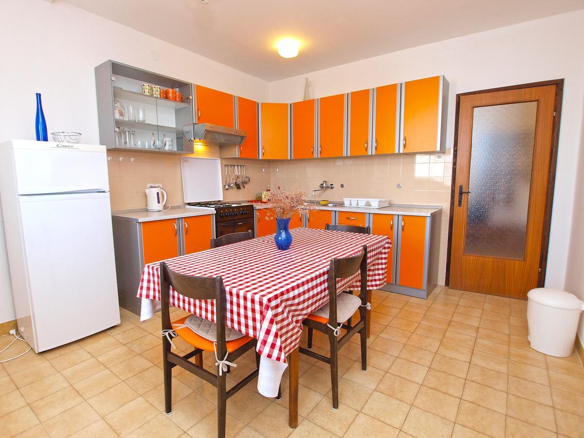 Apartments Ivan 41 พูลา ภายนอก รูปภาพ