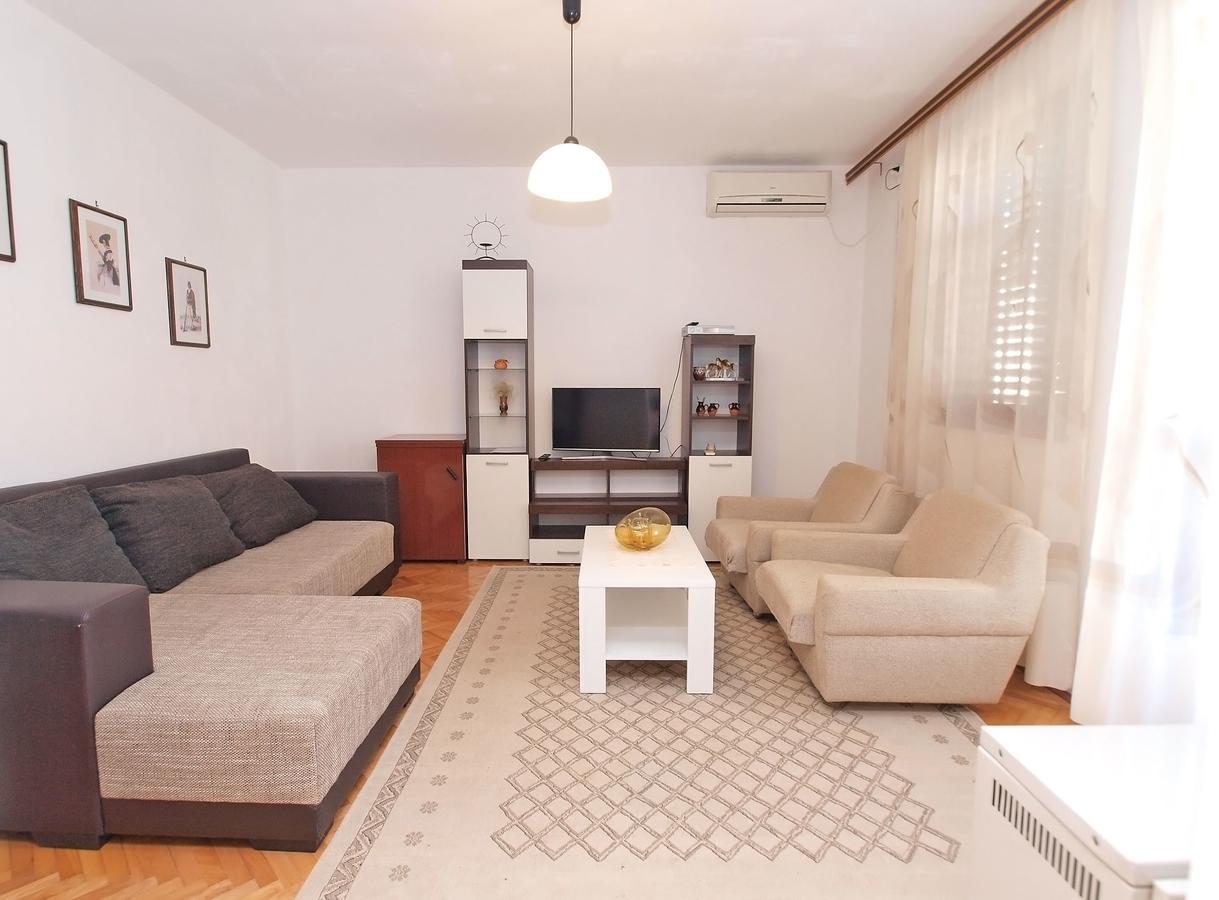 Apartments Ivan 41 พูลา ภายนอก รูปภาพ
